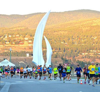 A popular destination for runners, the SunRype Okanagan Marathon is Kelowna's premier running event. (CNW Group/Sun-Rype Products Ltd.)