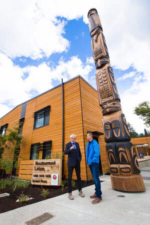 Inauguration de maisons abordables pour les peuples autochtones à Nanaimo