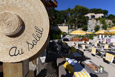 At Le Mridien Beach Plaza in Monaco, the brand debuted Au Soleil: a Summer Soire by Le Mridien recreating the iconic beach club scene of the 1960s French Riviera.