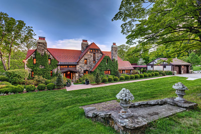 Designed in 1911 for a New York patent attorney by prominent architect Grosvenor Atterbury, the property was completely renovated in 2005. Atterbury was known for designing weekend homes for the wealthy and had clients that included the Rockefellers. Discover more at CTLuxuryAuction.com.