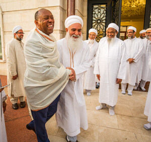 Mayor Turner stands up for unity at Eid celebration with Dawoodi Bohras