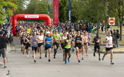 The starting line at the 20th Scotiabank Vancouver Half-Marathon & 5k. (Photo credit:  Mark Bates / Canada Running Series) (CNW Group/Scotiabank)