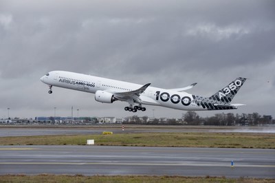 A350-1000, first take off. Photo credit: Airbus S. A. S. 2017 photo by P. Pigeyre/master films. (CNW Group/Airbus)
