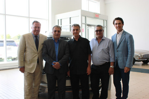 On Friday, June 29th, the Scotti’s Family handed over the reins of its three Brossard dealers to the Hébert’s family. The Jaguar / Land Rover, Mitsubishi and Volvo of Brossard are now members of the Park Avenue Group. (CNW Group/Groupe Park Avenue)