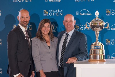 Laurence Applebaum, chef de la direction, Golf Canada, Mary DePaoli, vice-prsidente directrice et chef du marketing, RBC, et Andy Pazder, vice-prsident directeur et chef de l'exploitation, PGA TOUR annoncent le changement de date de l'Omnium canadien RBC en 2019. (Groupe CNW/RBC Groupe Financier)
