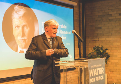 General Romo Dallaire addresses guests at the first annual Water for Peace event on June 2nd. (CNW Group/The Rainmaker Enterprise)