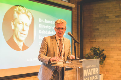 Dr. James Orbinski, Director of the Dahdaleh Institute for Global Health Research, addresses guests at Water for Peace. (CNW Group/The Rainmaker Enterprise)