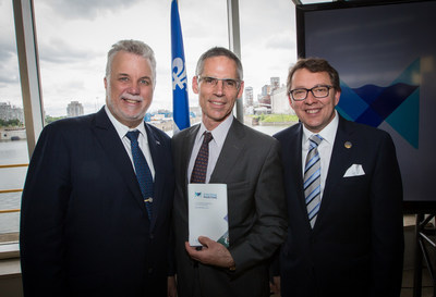 Hon. Philippe Couillard (Premier of Québec), Marc Babinski (Vice-President of Davie Shipbuilding) and Hon. Jean D’Amour (Minister for Maritime Affairs) at the launch of the Québec Maritime Strategy in June 2016 (Credit: Davie Shipbuilding) (CNW Group/Davie Shipbuilding)
