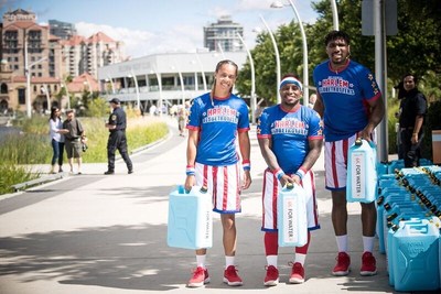The Harlem Globettrotters dribbled their way into Kelowna over the weekend in support of the 2nd annual #LoveCanKelowna, Kelowna 6K for Water event which raises money for clean water projects (CNW Group/World Vision Canada)