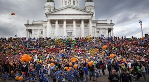 Helsinki Cup Started With a World Record Attempt - Is This the Biggest Team Photo Ever?