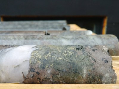 Figure 4: Core from TV-18-14 at 141.9m Sulphide breccia with Quartz (CNW Group/Canadian Metals Inc.)