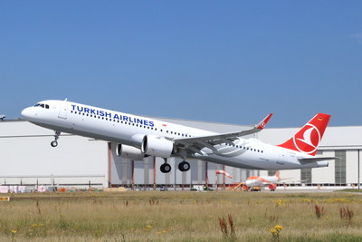 Pratt & Whitney and Turkish Airlines celebrate delivery of the airline’s first Airbus A321neo aircraft in July, 2018.