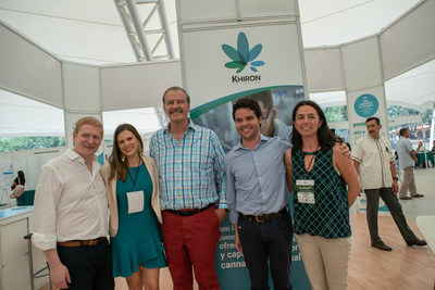 Mr. Vicente Fox, former President of Mexico joins Andres Galofre, Co-founder and Commercial Vice President, Khiron life Sciences, along with Dr. Daniel Schecter, Khiron Senior Medical Advisor, Maria Fernanda Arboleda, Khiron Medical Director, and Anna Maria Borda, Khiron Scientific Research Manager, at CannaMexico 2018. (CNW Group/Khiron Life Sciences Corp.)