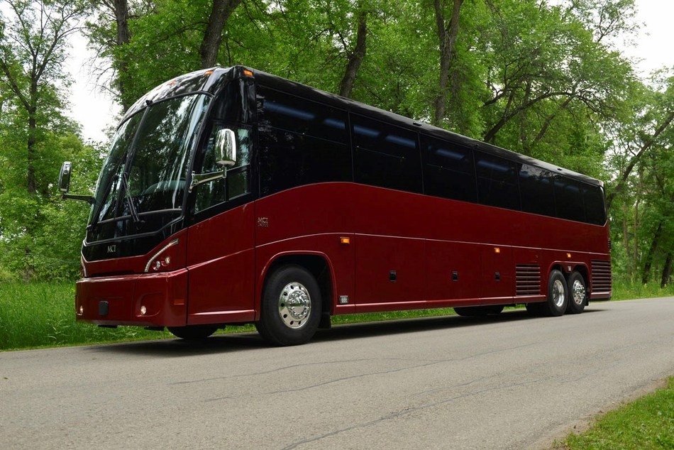 MV Transportation Expands Its Private Commuter Service Fleet with an MCI order for 19 2018 J4500
