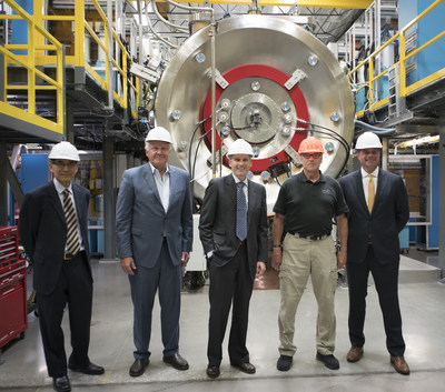 U.S. Secretary of Energy Rick Perry joins TAE Technologies Chief Science Officer Toshiki Tajima, Board Member Jeffrey Immelt, Chief Executive Officer Michl Binderbauer, and President Mark Lewis on a tour of the company’s plasma generator, “Norman.” TAE Technologies, the most advanced private fusion energy company in the world, is rapidly progressing toward delivering its goal of successful commercial-scale fusion power.