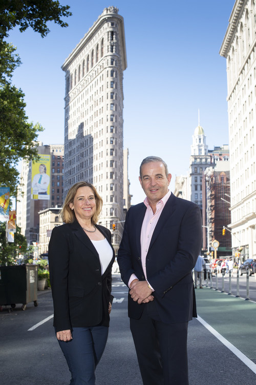 eShopWorld is pleased to announce the appointment of Cynthia Hollen as President, eShopWorld US. Pictured are Cynthia and Tommy Kelly, Founder and CEO of eShopWorld. Her appointment comes as the company ramps up US presence and investment to meet demand (PRNewsfoto/eShopWorld)