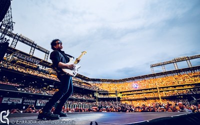 Neal Schon Performs with Journey on the Journey & Def Leppard 2018 Tour