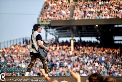 Neal Schon Performs with Journey on the Journey & Def Leppard 2018 Tour