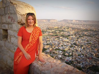 Mariellen Ward at Tiger Fort overlooking Jaipur, Rajasthan, India. (CNW Group/Breathedreamgo)
