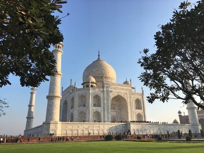 All India for Beginners tours stop at the Taj Mahal. (CNW Group/Breathedreamgo)