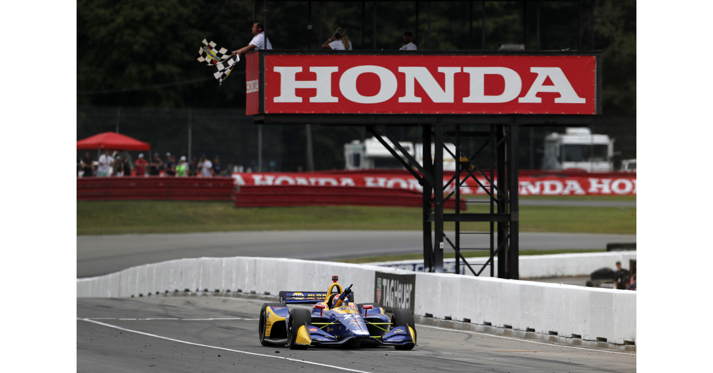 Rossi Dominates Honda Indy 200