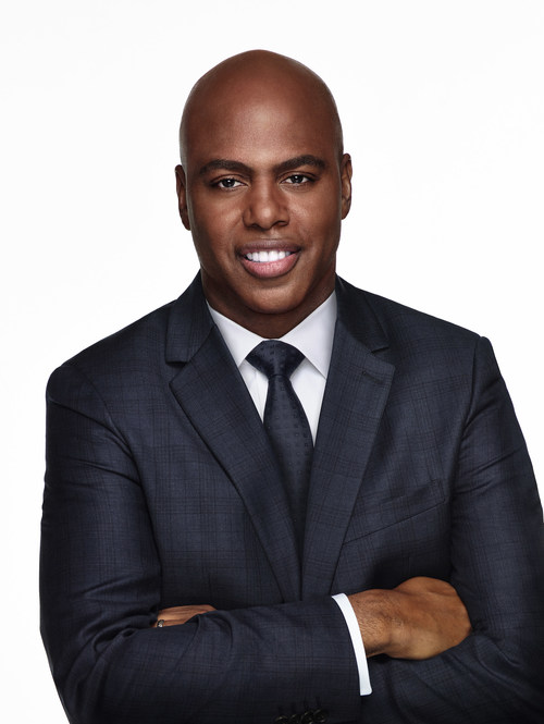 Kevin Frazier, host of Entertainment Tonight, will be a part of our red carpet team at this year's Aesthetic Everything Beauty Expo on August 10th and 11th at the Phoenician Resort in Scottsdale, Arizona.