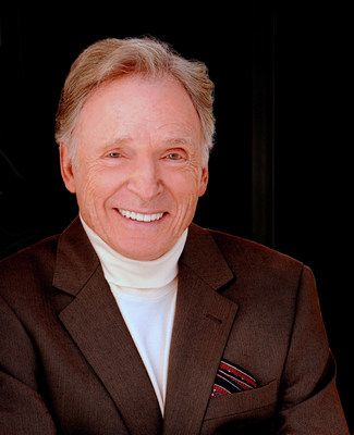 Emmy Award-winning talk show host Dick Cavett will be honored with the 2018 Visionary Award at Silver Hill Hospital's Giving Hope Gala on November 12 in New York City.