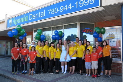 Group Photo Tooth Fairy Day (CNW Group/Aponia Dental)