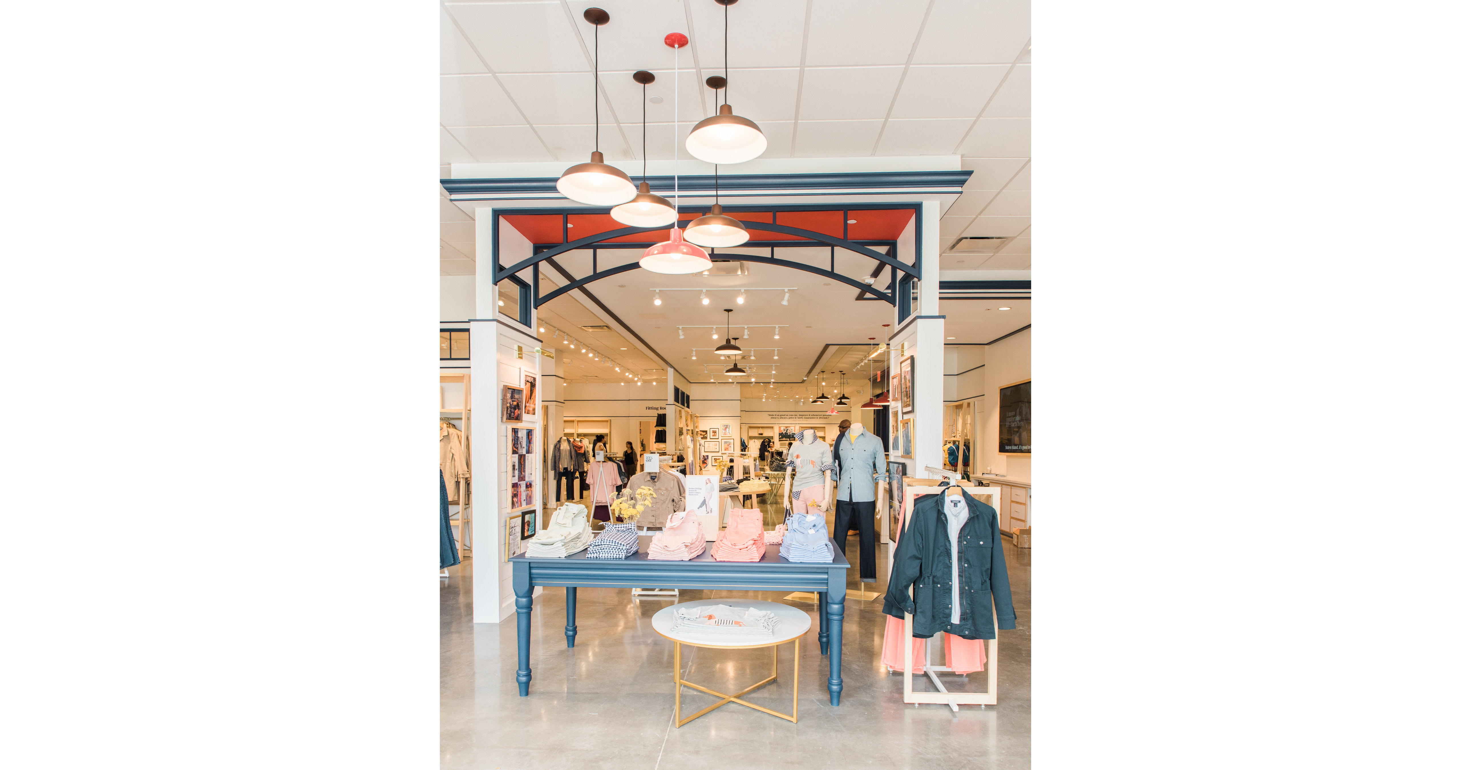 Lands' End Opens New Staten Island Store in Time for BacktoSchool