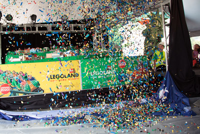 LEGOLAND® New York unveiled a massive LEGO® model of the future theme park using a waterfall of more than 60,000 LEGO® bricks. The Park opens in Goshen, NY in spring 2020.