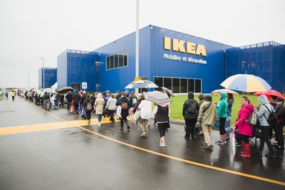 Des milliers de visiteurs  la grande ouverture du magasin IKEA de Qubec. (Crdit Photo: Stphane Audet) (Groupe CNW/IKEA Canada)