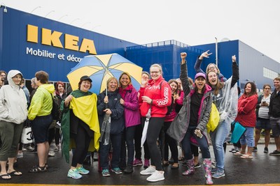 Des milliers de visiteurs  la grande ouverture du magasin IKEA de Qubec. (Crdit Photo: Stphane Audet) (Groupe CNW/IKEA Canada)