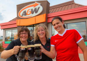 Christine Sinclair Leads the Burgers to Beat MS Team to Victory