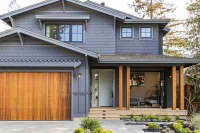 Sunset magazine has selected AZEK® Deck and AZEK Evolutions Rail® Contemporary to be featured on its stunning 2018 Silicon Valley Idea House. The Weathered Teak™ color used in the front porch, back and lower level decks complement the home’s light natural accents while the back deck's AZEK Evolutions Rail® Contemporary profile is outfitted with cable rail infills for unobstructed, scenic views.
