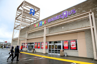 Toys 'r' Us and Babies 'r' Us store at 3938 Horton Street, Emeryville/Oakland, CA