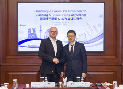 Sören Link, Mayor of Duisburg, Germany &amp; Yu Dong, President of Industry Marketing and Solution Department of Huawei Enterprise BG