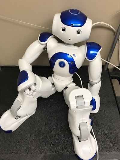 Due to his critical illness, Mason was eligible to have a wish granted by Make-A-Wish. In November of last year, the seven-year-old from Prince Albert, Sask. wished to give a humanoid robot called MEDi to Royal University Hospital in Saskatoon and name it “Nurse Mason”. (CNW Group/Make-A-Wish Canada)