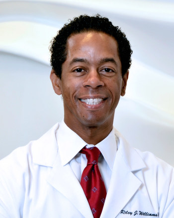 Riley Williams, MD | Orthopaedic Surgeon
Hospital for Special Surgery | New York, NY
Medical Director & Head Team Orthopedic Surgeon:
Brooklyn Nets (NBA)
New York Red Bulls (MLS)
