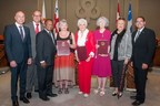 Trois résidentes de Saint-Laurent reçoivent la Médaille du souverain pour les bénévoles