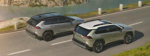 Yuma drivers can receive cash back or 0% APR financing on 2018 Toyota RAV4 crossover with local dealership Alexander Toyota.