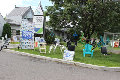 UNE SCNE DSOLANTE : 937 chaises laisses vacantes au Carrefour jeunesse emploi de l'Outaouais. (Groupe CNW/Carrefour jeunesse emploi de l'Outaouais)