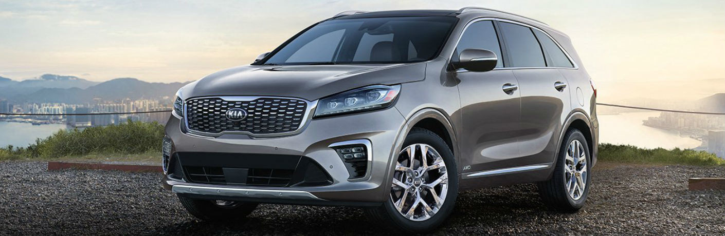 The 2019 Kia Sorento brings sporty exterior upgrades and new features to the third-row crossover model. (PRNewsfoto/Friendly Kia)