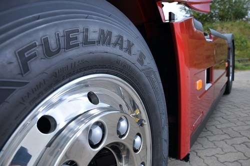Goodyear FUELMAX S Performance steer tyre (PRNewsfoto/Goodyear)
