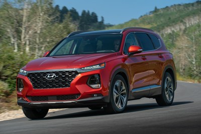 Hyundai Santa Fe Wins 2018 Wards 10 Best UX Trophy