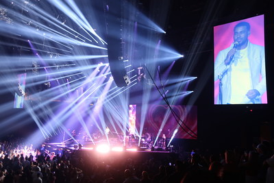 ROE Visual panels set backdrop for Romeo Santos 2018 Golden Tour, design by Bruce Rodgers. 4Wall adds ROE Visual LED Carbon and Black Pearl LED panels alongside Air Frame touring frames.