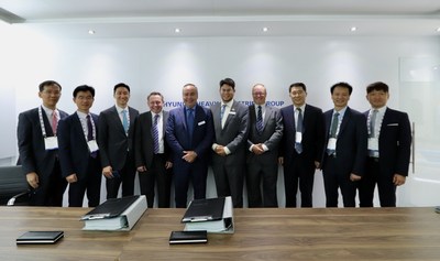 Representatives from Steelhead LNG, Huu-ay-aht First Nations, Hyundai Heavy Industries and the B.C. Provincial government at Gastech 2018 in Barcelona, Spain. (CNW Group/Steelhead LNG)