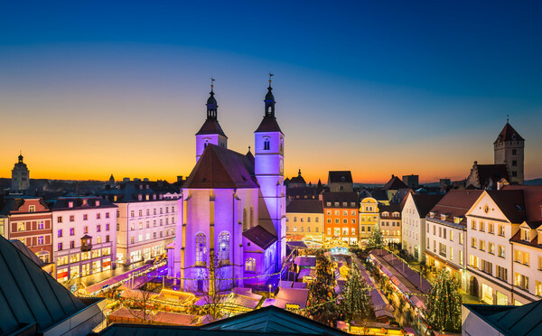 Grand Circle Cruise Line bietet drei Sparmöglichkeiten, um Weihnachten 2018 in Europa zu verbringen (Fotonachweis: Michael Abid / Alamy Stock Photo)