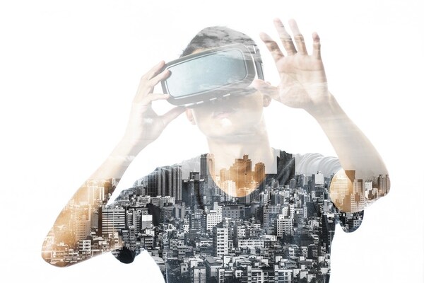 Metaari's 2018-2023 global Mixed Reality Learning market report cover