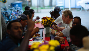 Insignia SEO Fights Hunger with Thanksgiving Drive for Immigrant Homeless Shelter