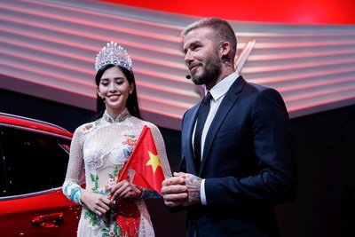 David Beckham joined new Vietnamese car brand, VinFast, at the Paris Motor Show for the official unveiling of its first two cars.